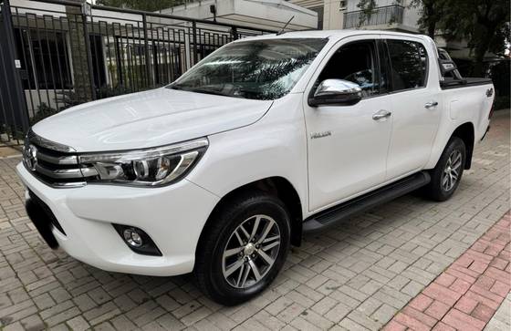 TOYOTA HILUX 2.8 SRX 4X4 CD 16V DIESEL 4P AUTOMÁTICO TOYOTA HILUX 2.8 SRX 4X4 CD 16V DIESEL 4P AUTOMÁTICO